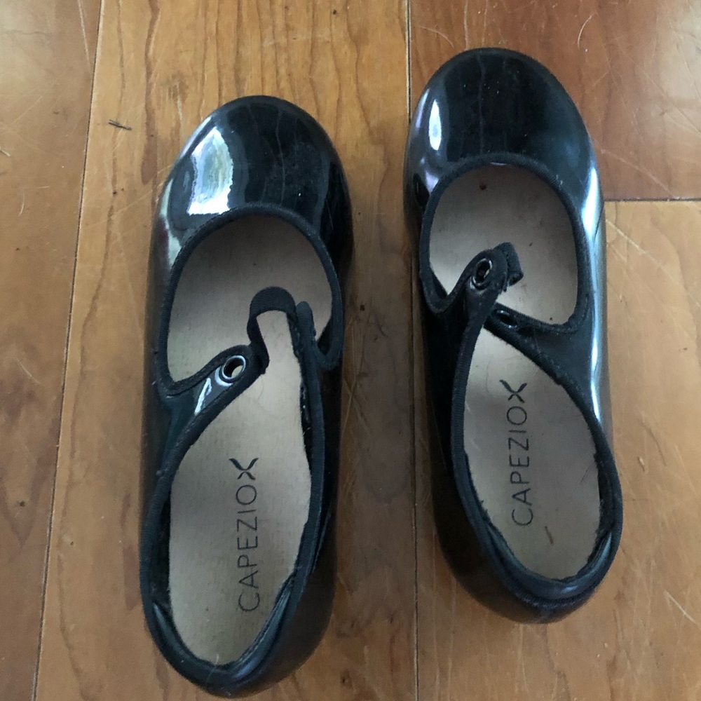 Black tap shoes (little girl)